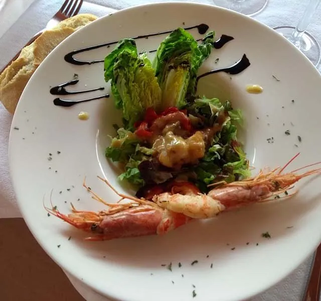 Las Piscinas Balmaseda comida de mar