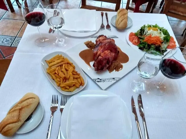 Las Piscinas Balmaseda platos ricos