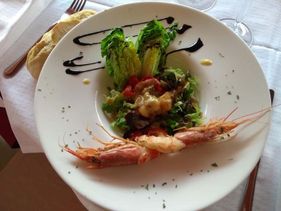 Las Piscinas Balmaseda comida de mar