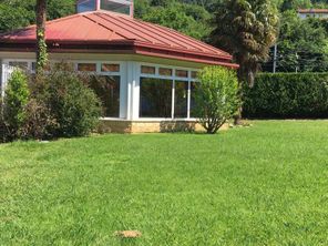 Las Piscinas Balmaseda estaciones patio