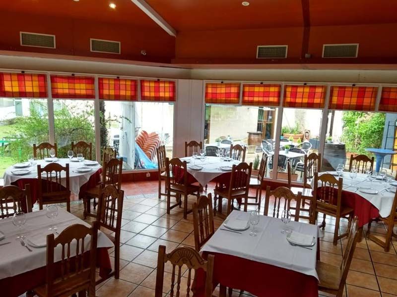 Las Piscinas Balmaseda mesas